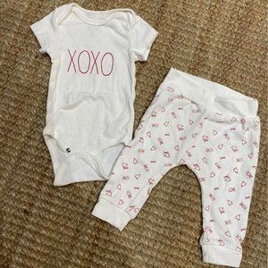NWOT Rae Dunn Bodysuit Set (3-6 Month)
